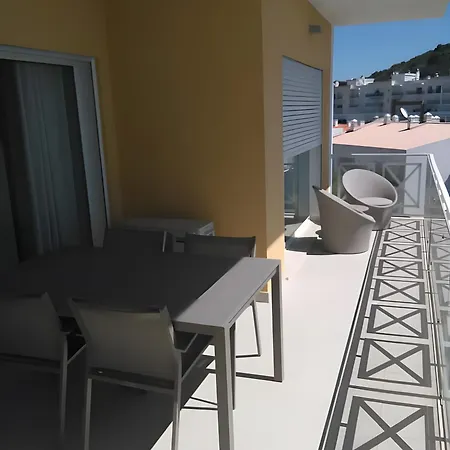 T1 Garden Hill Apartment